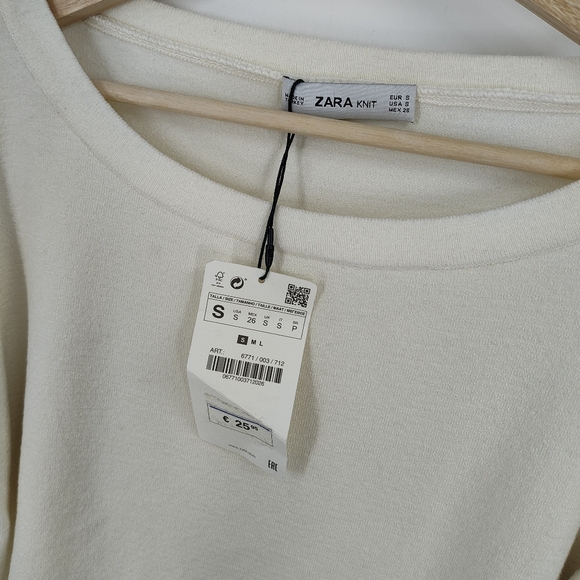 Zara | bell sleeve sweater - Picture 3 of 4